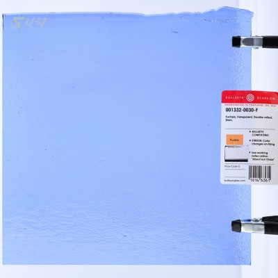 B Transparent 1332-30 fuchsia 51x89cm Striker* B Transparent 1332-30 fuchsia 51x89cm Striker*
