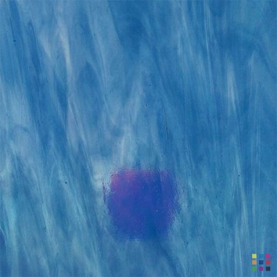 W96 Opalescent 96-27 bleu ciel foncé 82x107cm W96 Opalescent 96-27 bleu ciel foncé 82x107cm