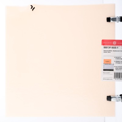 B Opalescente 0139-30 almendra 51x89cm Striker* B Opalescente 0139-30 almendra 51x89cm Striker*